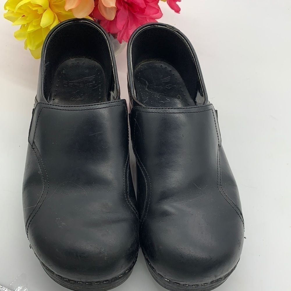 Dansko Black Leather Clog  - Sz 41. DAN0205B